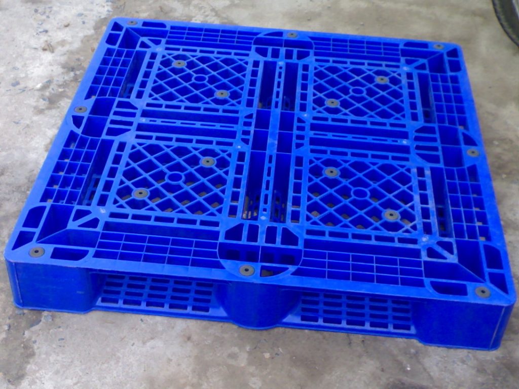 Pallet nhựa